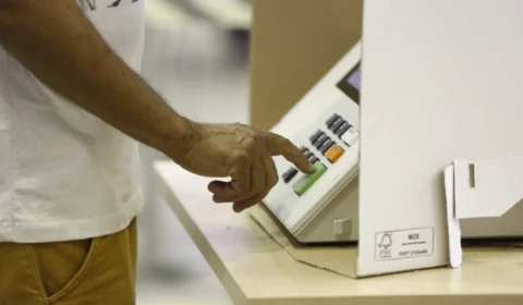 Que horas termina a votação? Veja os horários das Eleições 2026 em cada estado