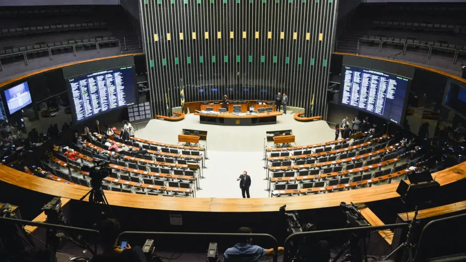 DF não elege nenhuma mulher para a Câmara, apesar de candidata ter mais votos que deputados eleitos