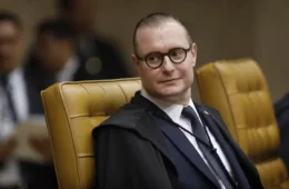 Zanin esclarece que votação até as 19h vale apenas para urnas ainda abertas