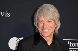 Jon Bon Jovi revela que não conseguia cantar nem “Parabéns pra você” após cirurgia