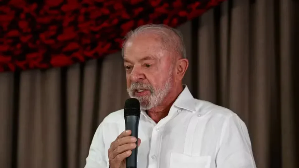 Lula admite erros e diz ter feito campanha ‘menos organizada’ desde 1989
