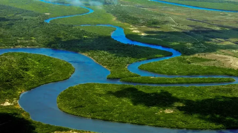Mineradora mira terras-raras e urânio em área próxima a Abrolhos, na Bahia