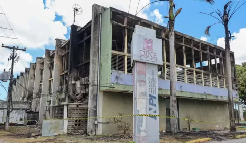 Prédio incendiado na UFPE será escorado para perícia presencial da Polícia Federal