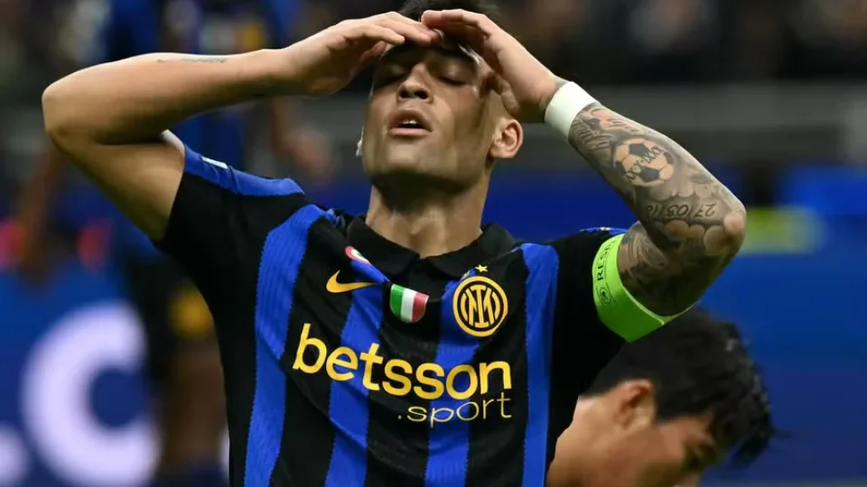 Lautaro Martínez se irrita com teorias sobre derrota da Argentina na Copa do Mundo