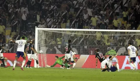 Vasco perde para o Boca Juniors, é eliminado da Sul-Americana e frustra mais de 60 mil torcedores