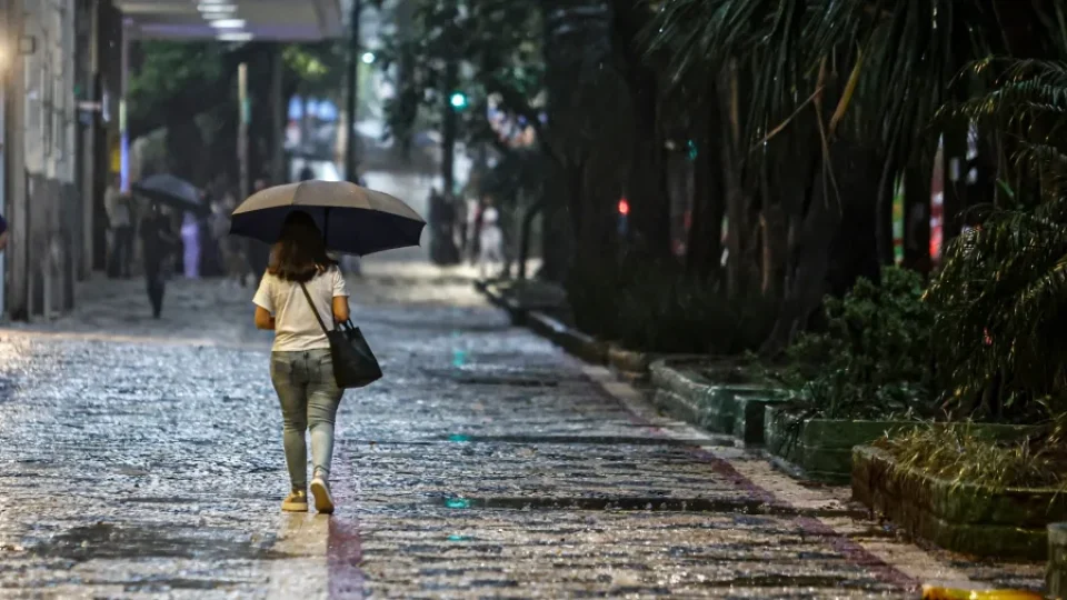 Segundo turno terá risco de temporais e ventos de até 90 km/h no Brasil