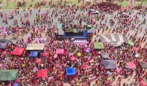 Ato pró-Lula reúne apoiadores em Brasília; Erika Kokay e Leandro Grass defendem mobilização