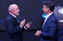 Campanhas de Lula e Flávio reavaliam estratégias após críticas de indecisos ao debate