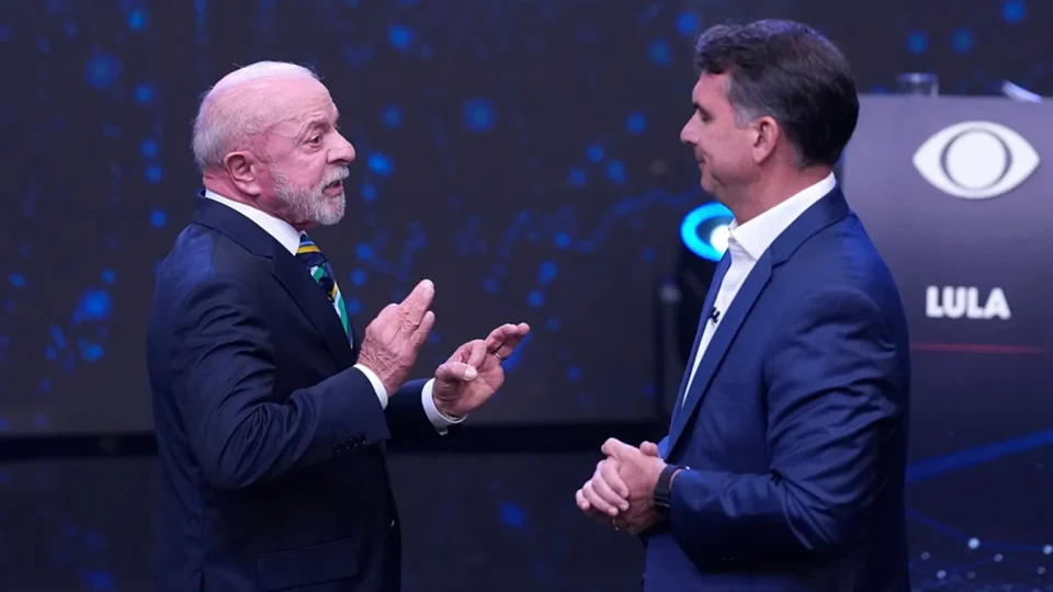 Campanhas de Lula e Flávio reavaliam estratégias após críticas de indecisos ao debate