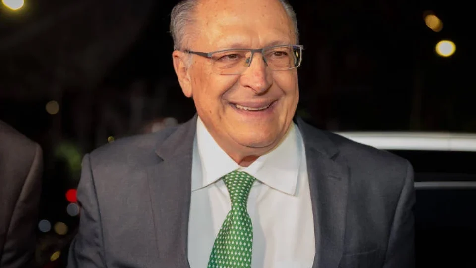 Alckmin vê com preocupação possível partidarismo no Judiciário após decisão do TSE