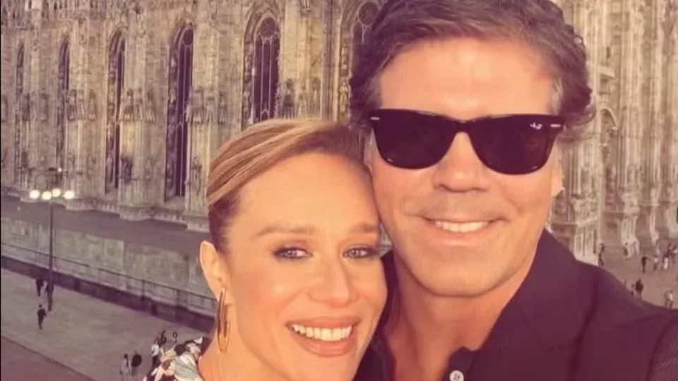 Mariana Ximenes vive romance à distância com amigo que reencontrou após 25 anos