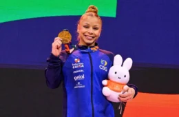 Flavinha conquista bronze na trave e entra para a história da ginástica brasileira