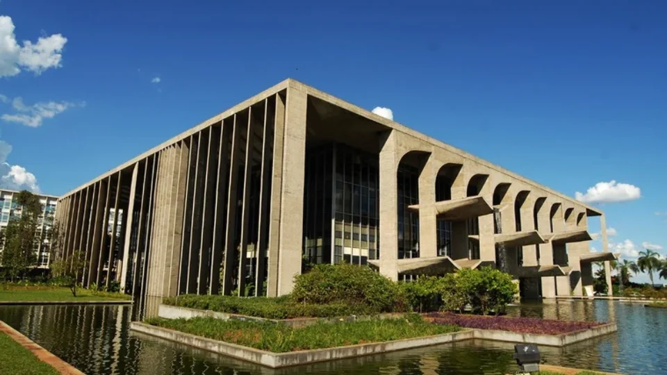 Ministério da Justiça registra 214 ocorrências até as 11h; propaganda irregular lidera
