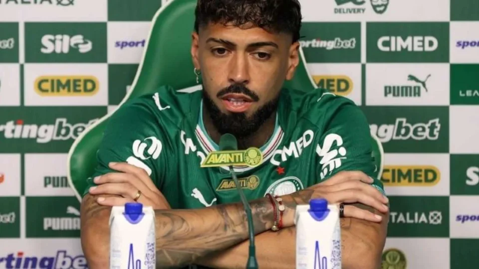 Alexander Barboza pode gerar multa de US$ 1,5 mil ao Palmeiras