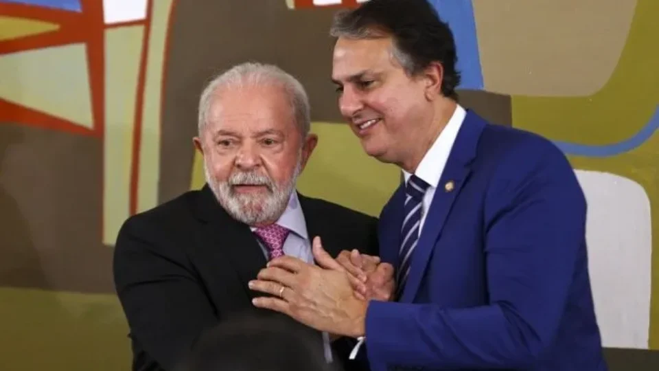PT quer Camilo Santana na linha de frente da campanha de Lula no 2º turno