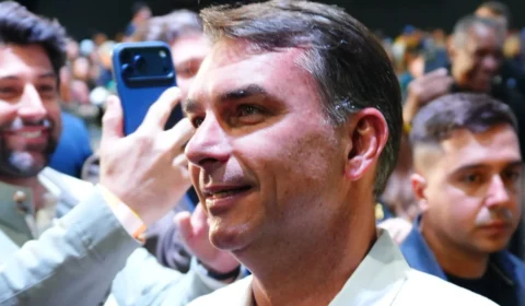 Flávio topa quebrar sigilo bancário e telefônico, mas exige que Lula libere cartão corporativo de Janja