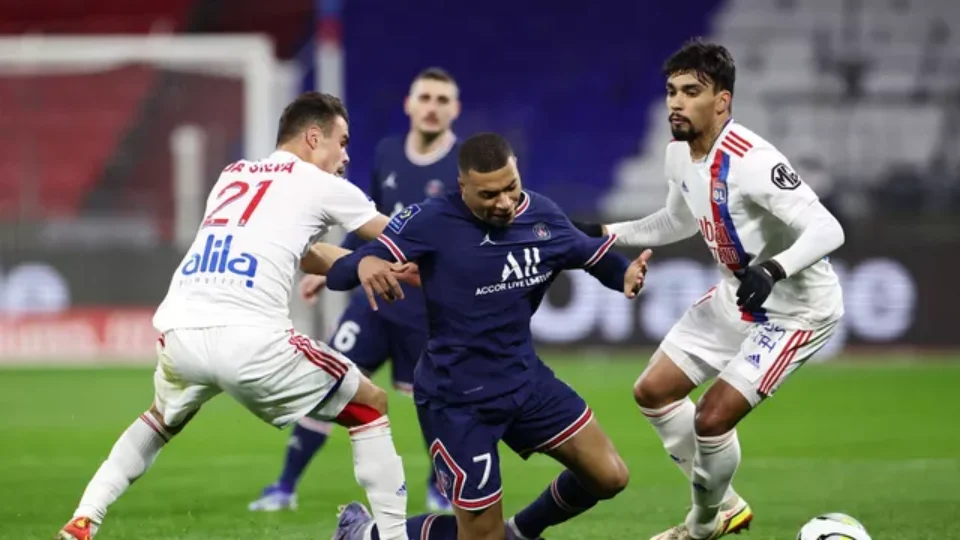 Liga francesa rejeita pedido para adiar PSG x Lyon