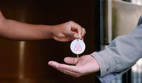 Airbnb movimenta mais de R$ 1,2 bilhão em BH e vira fonte de renda para anfitriões