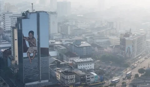 Manaus sufoca com fumaça e registra poluição acima de cidades entre as mais poluídas do mundo
