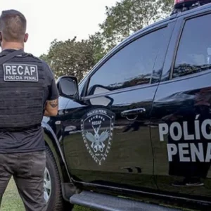 A justificativa apresentada pela servidora será analisada durante as investigações. A ocorrência foi registrada na 21ª DP, responsável pelos procedimentos policiais relacionados ao caso.