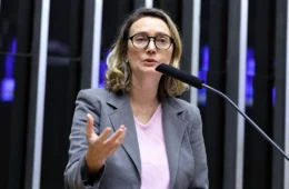 Maria do Rosário propõe prisão para patrão que exigir acesso às redes de funcionários
