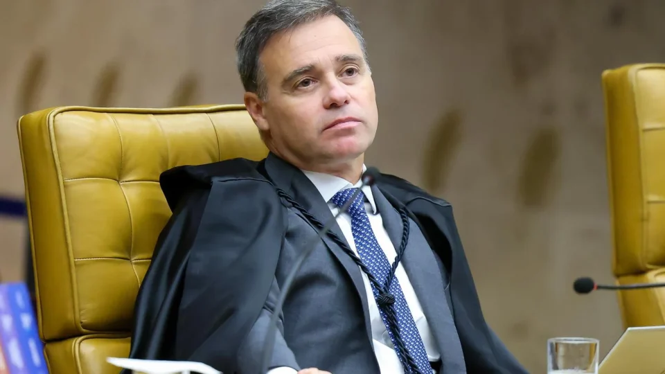 TSE mantém remoção de posts sobre Flávio Bolsonaro e Nossa Senhora Aparecida