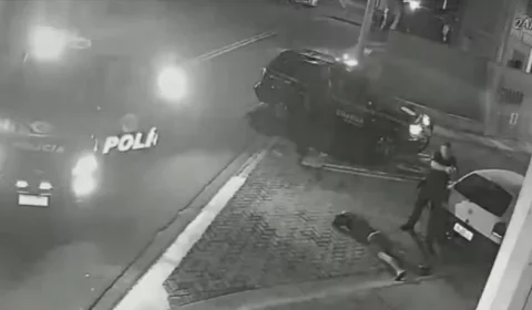 Carro invade residência durante fuga de motorista sem habilitação em Hortolândia