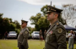 Coronel entrega comando da Brigada Militar ao próprio irmão em cerimônia inédita