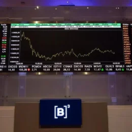 Bolsa despenca 13,43% após reeleição de Lula e dólar fecha a R$ 5,40