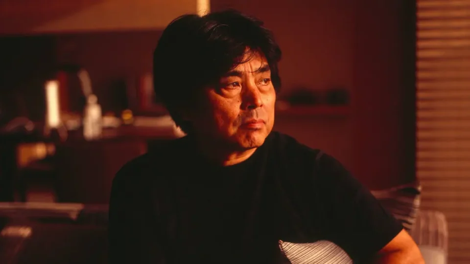 Morre Ryu Murakami, escritor japonês de ‘Azul Quase Transparente’, aos 74 anos