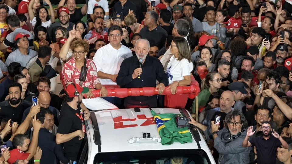 “Eu acredito em Minas”, diz Lula em ato em Belo Horizonte