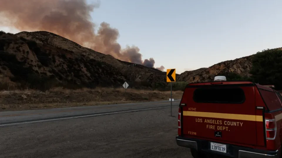 Homem de 70 anos é acusado de provocar incêndio florestal que queimou 424 hectares nos EUA
