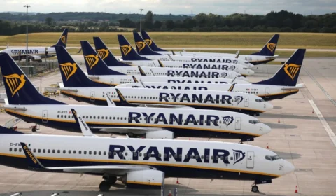 Passagens aéreas na Europa podem subir até 20% em 2027, prevê Ryanair
