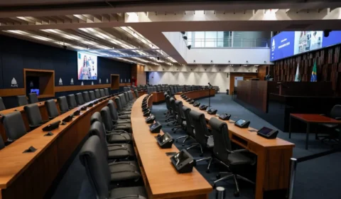 Orçamento do Rio prevê rombo de quase R$ 14 bilhões em 2027; Alerj define votação