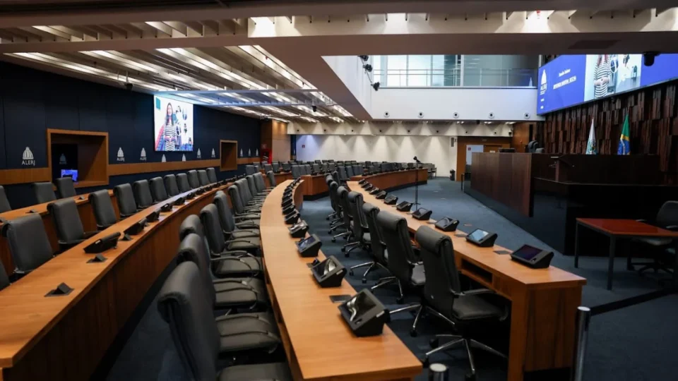 Orçamento do Rio prevê rombo de quase R$ 14 bilhões em 2027; Alerj define votação