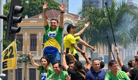 Flávio Bolsonaro critica Lula em ato em BH e pede fim da corrupção: ‘Chega de ladroagem’