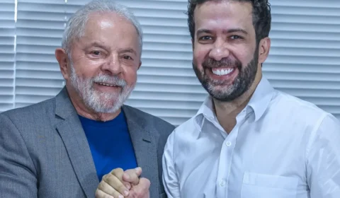 VÍDEO: Lula quer usar celular de Janja para participar de canal de Janones