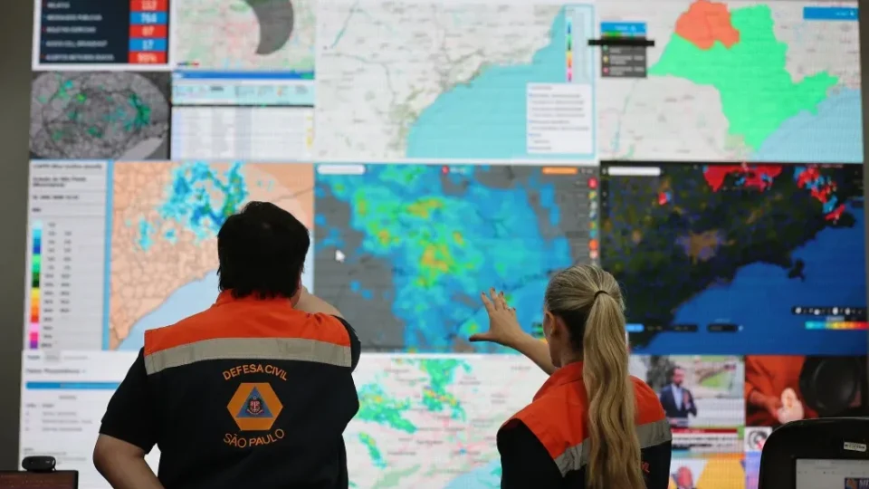 São Paulo entra em alerta máximo para tempestades com risco de granizo e tornados