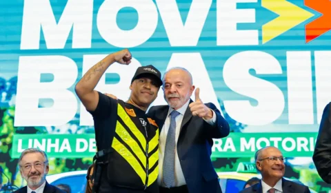 MTST organiza motociata pró-Lula em São Paulo após encontro de Flávio Bolsonaro com motoboys