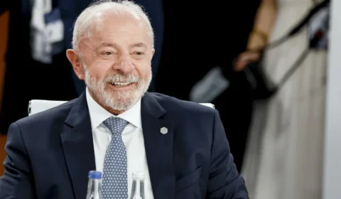 Lula assina parecer que garante afastamento remunerado a mulheres vítimas de violência