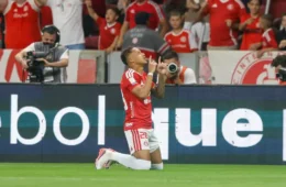 Gol relâmpago! Vitinho marca em 42 segundos e bate recorde no Brasileirão 2026 contra Corinthians