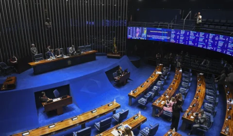 Senado vota PEC do fim da escala 6×1 em 1º turno