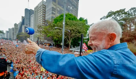 Lula aposta no fim da escala 6×1 para conquistar indecisos em dia decisivo no Senado