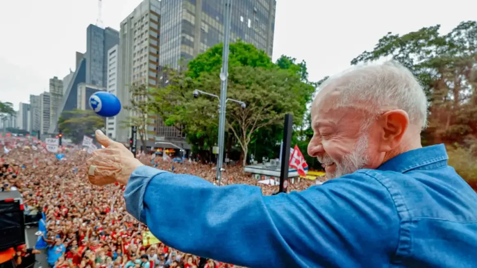 Lula aposta no fim da escala 6×1 para conquistar indecisos em dia decisivo no Senado