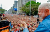 Lula anuncia Pé-de-Meia Universitário com bolsa de R$ 700