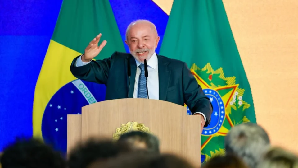 Lula atribui apoio do PL ao fim da escala 6×1 à pressão popular