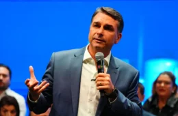 Campanha de Flávio Bolsonaro pede votação até as 19h em municípios de SP, PR e SC
