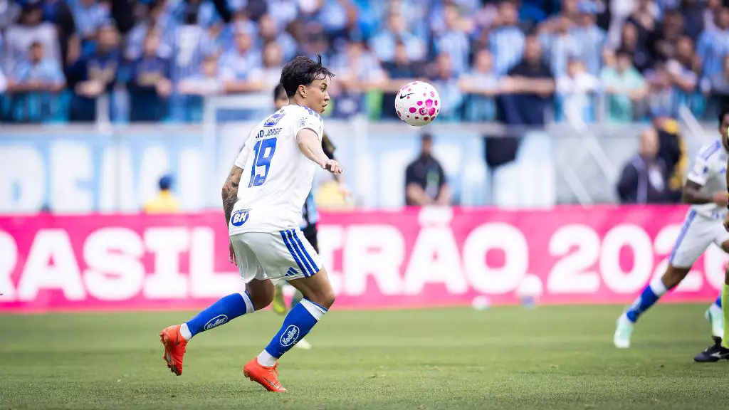 Para o Grêmio, a derrota agravou a situação na zona de rebaixamento. A equipe permaneceu com 31 pontos, na 18ª colocação, e segue pressionada pela necessidade de recuperação nas últimas rodadas.