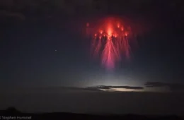 VIDEO: Água-viva elétrica no céu? Conheça os sprites, relâmpagos que surgem acima das tempestades