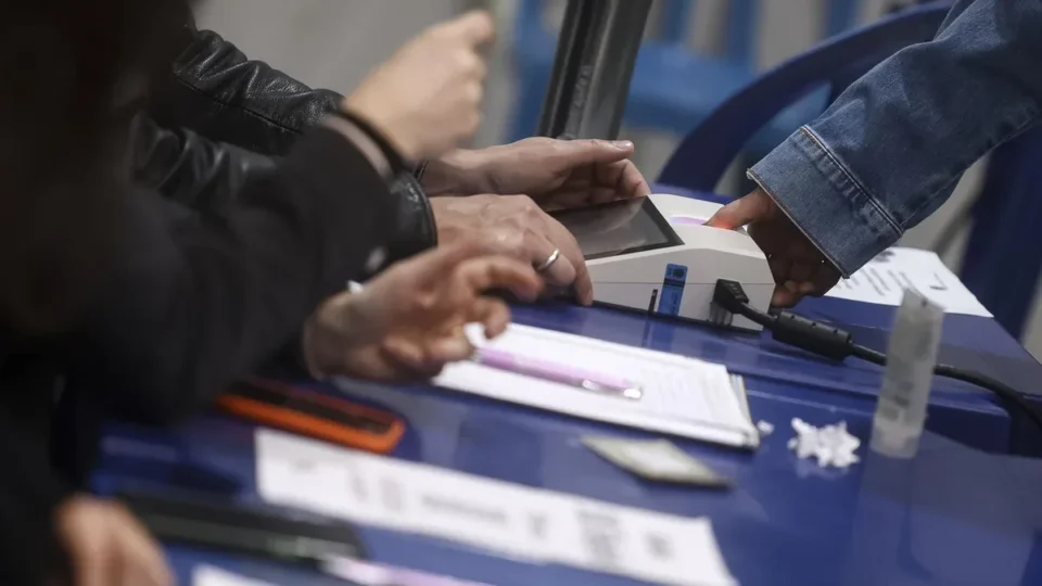 Eleitor sem biometria poderá votar no segundo turno; veja o que é necessário